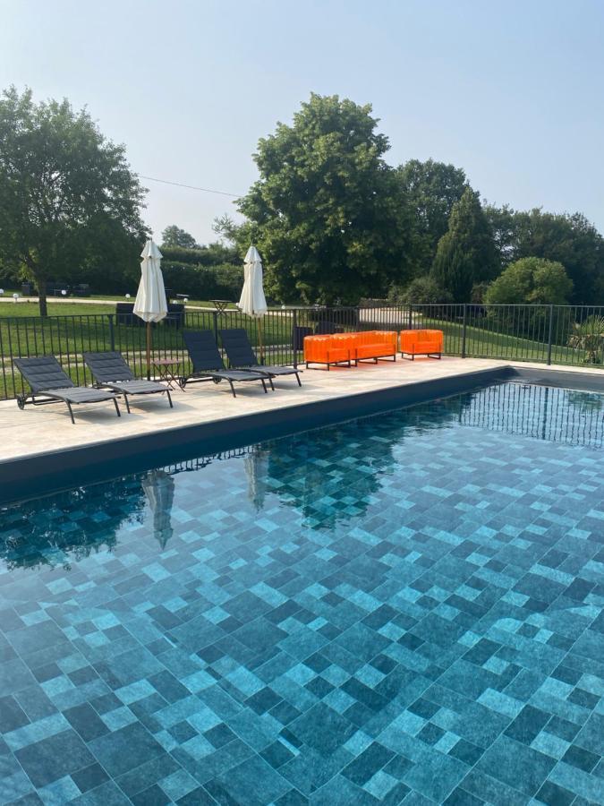 Le Domaine Du Gravier Bed & Breakfast Gramat Bagian luar foto